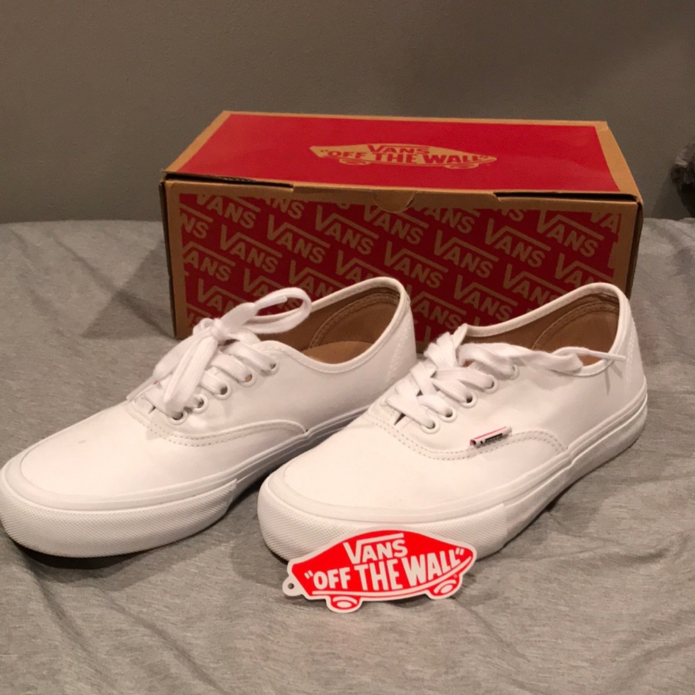 men’s all white vans